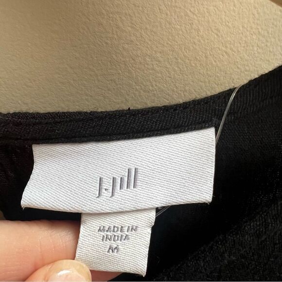 J Jill embroidered boho style flare sleeve top.  Size M - Picture 6 of 7